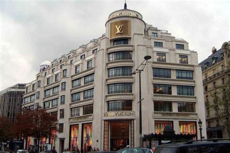 louis vuitton adalah.